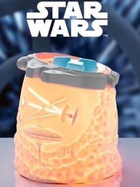 NWT Scentsy Home STAR WARS Millennium Falcon Full Size Wax Fragrance Warmer